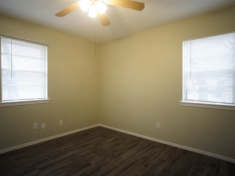 12725 Dakota Ln #B — Photo 17