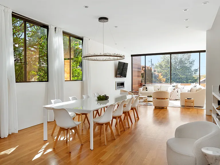 1020 Bellevue Dr NE — Photo 34