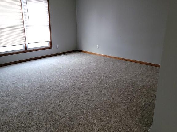 4th image of 607 W Hamilton St