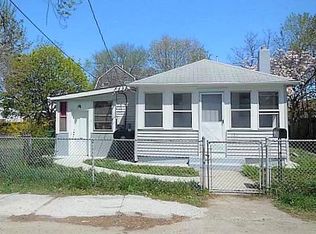 30 Huron St, Warwick, RI 02889