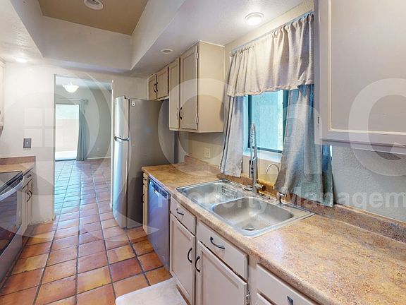 2nd image of 635 W Calle De Las Lomitas