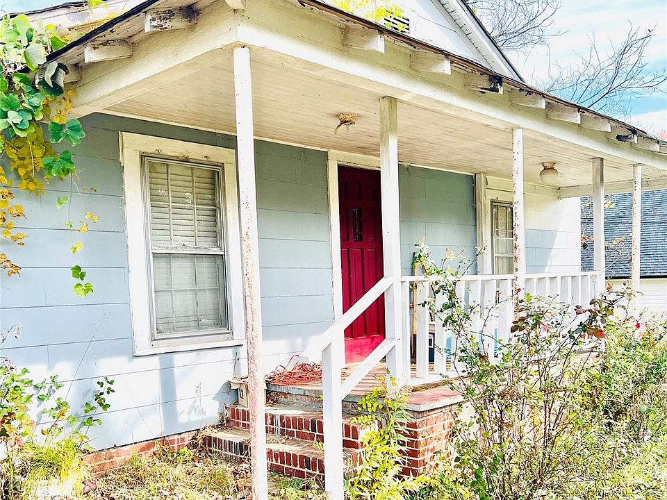 2nd image of 313 E Torbush Dr