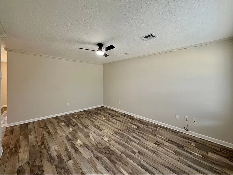 2712 NW Hilltop Dr — Photo 4