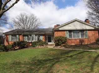 2670 Fairgreen Dr, Pittsburgh, PA 15241
