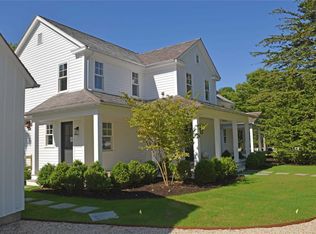 156 S Country Rd, Remsenburg, NY 11960