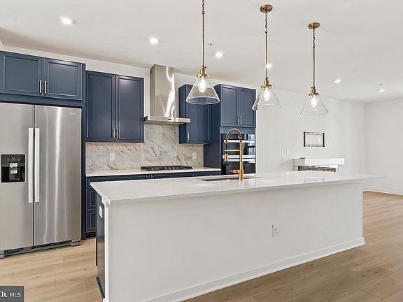 2nd image of 20912 Bluebird Sq