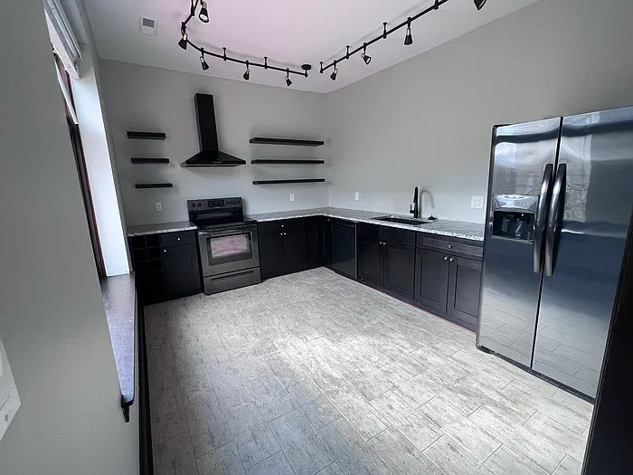 1025 Scott St #2 — Photo 6
