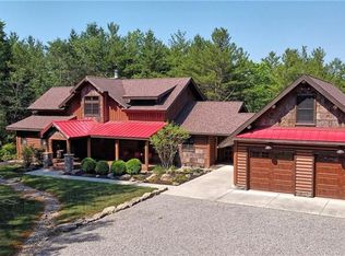 25 Mallard Lake Dr, Grove City, PA 16127