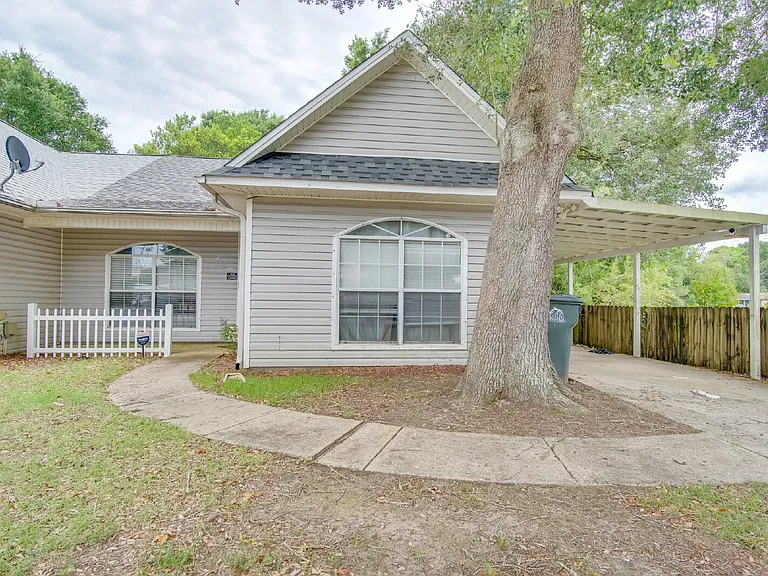 2707 Tupelo Ave — Photo 2