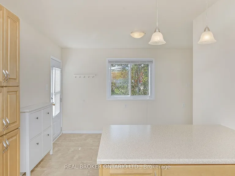 35 Victoria St — Photo 21