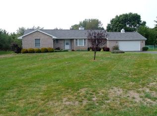 48 Lake Shore Dr, Wauconda, IL