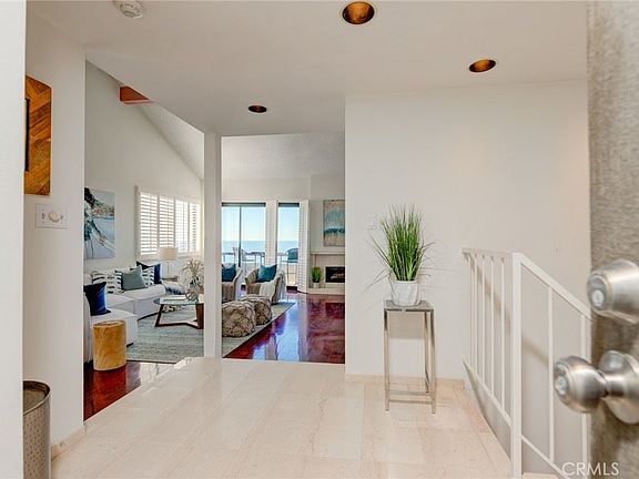 2nd image of 1007 S Catalina Ave APT 205