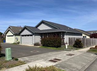 1876 Maplewood Dr, McKinleyville, CA 95519