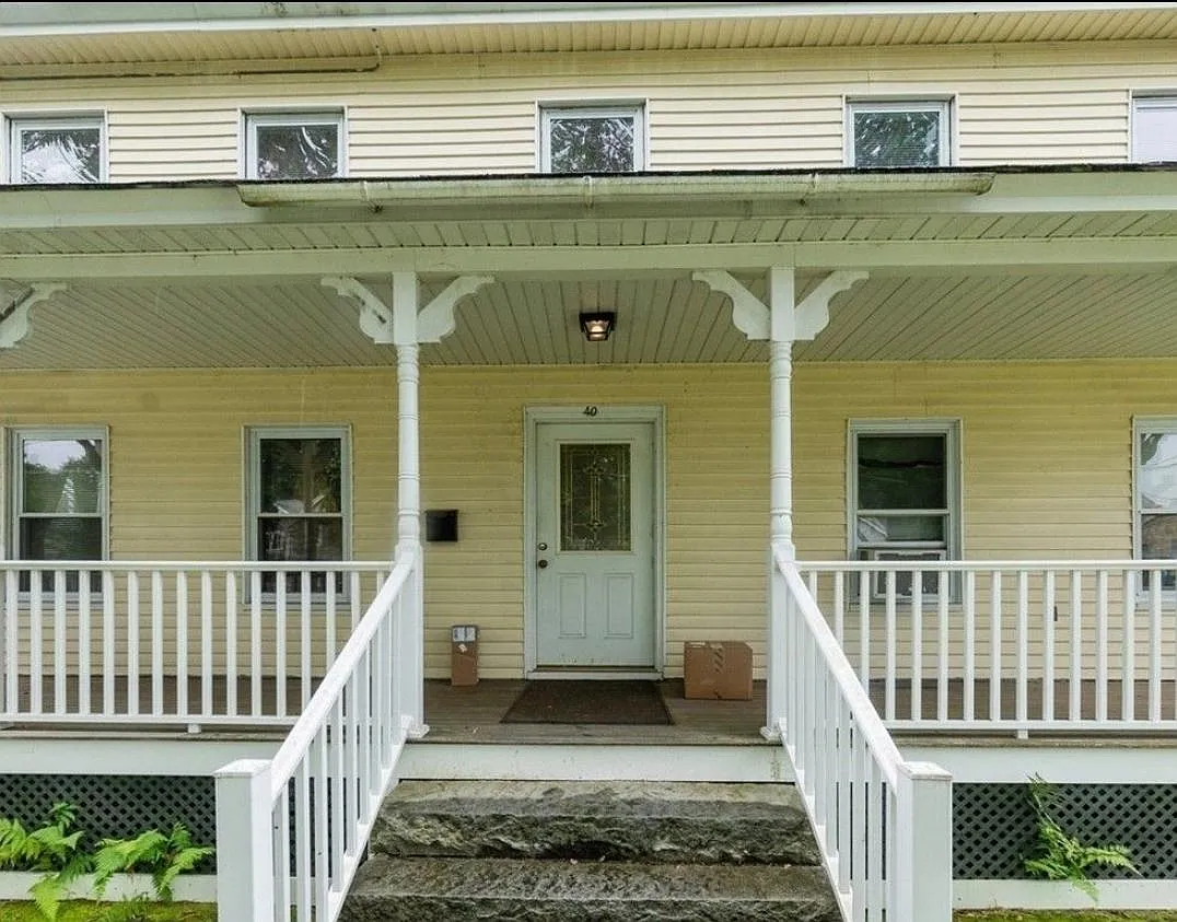 40 Pleasant St — Photo 3