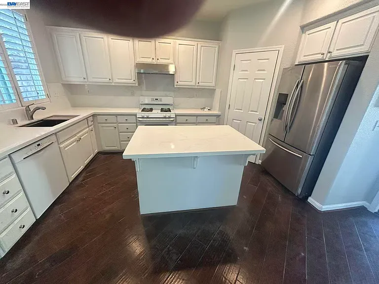 1336 Tiffany Dr — Photo 8