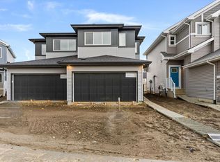 1060 Cristall Cres, Edmonton, AB T6W 5S6