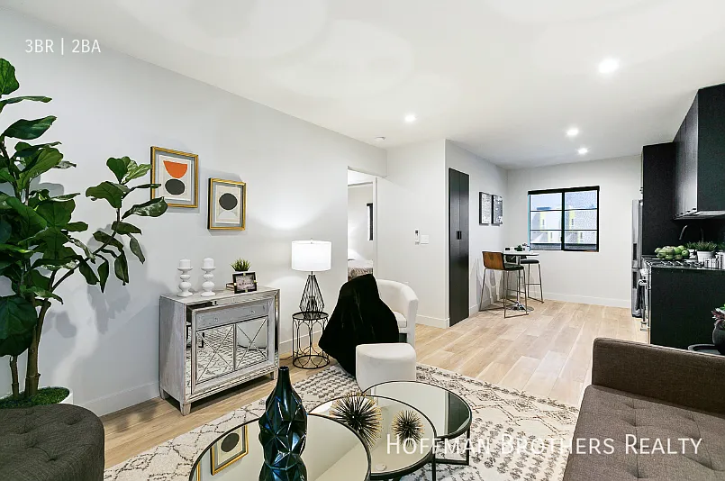 3 bed, $2,785 — Photo 4