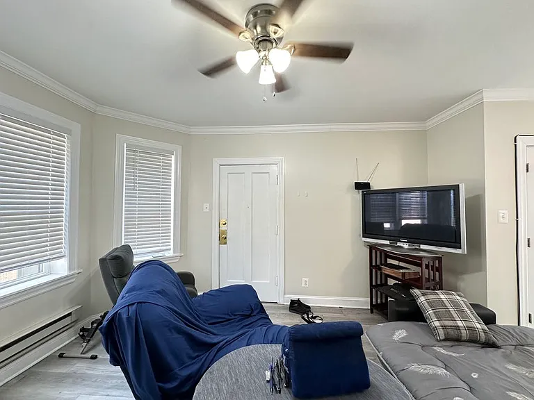 3817.5 N Greenview Ave #W3 — Photo 16