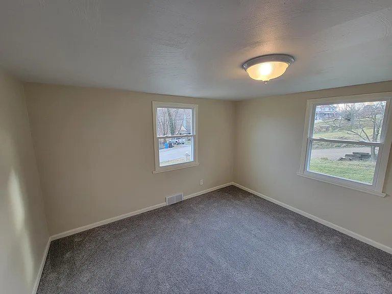 10761 Old Trail Rd — Photo 11