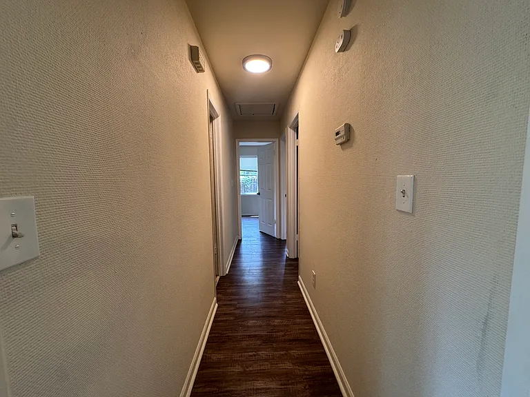 6108 King William Dr — Photo 7