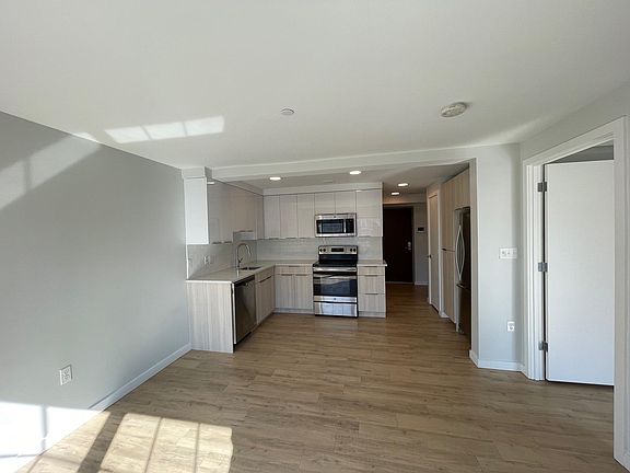 4th image of 2 Soden St #102