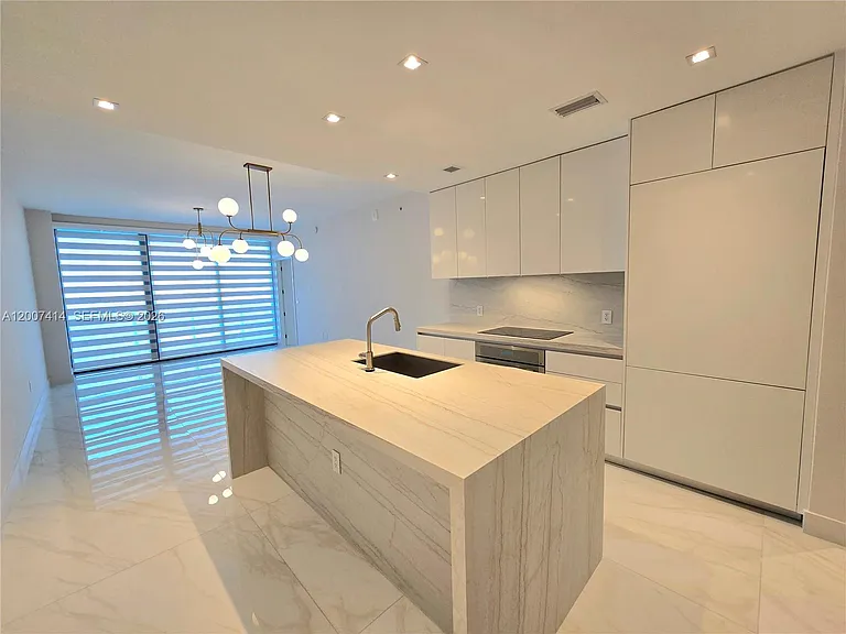 700 NE 24th St #3104 — Photo 8