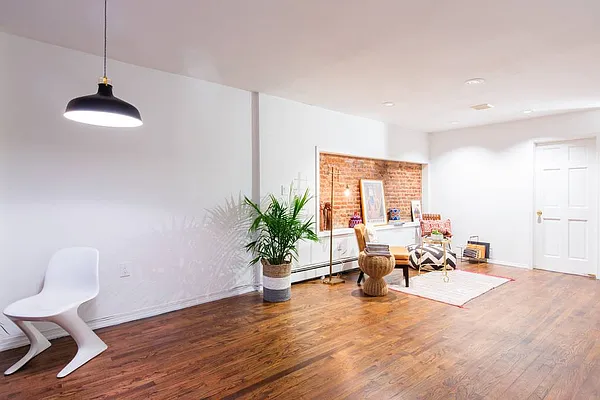 Rented by Compass | media 11