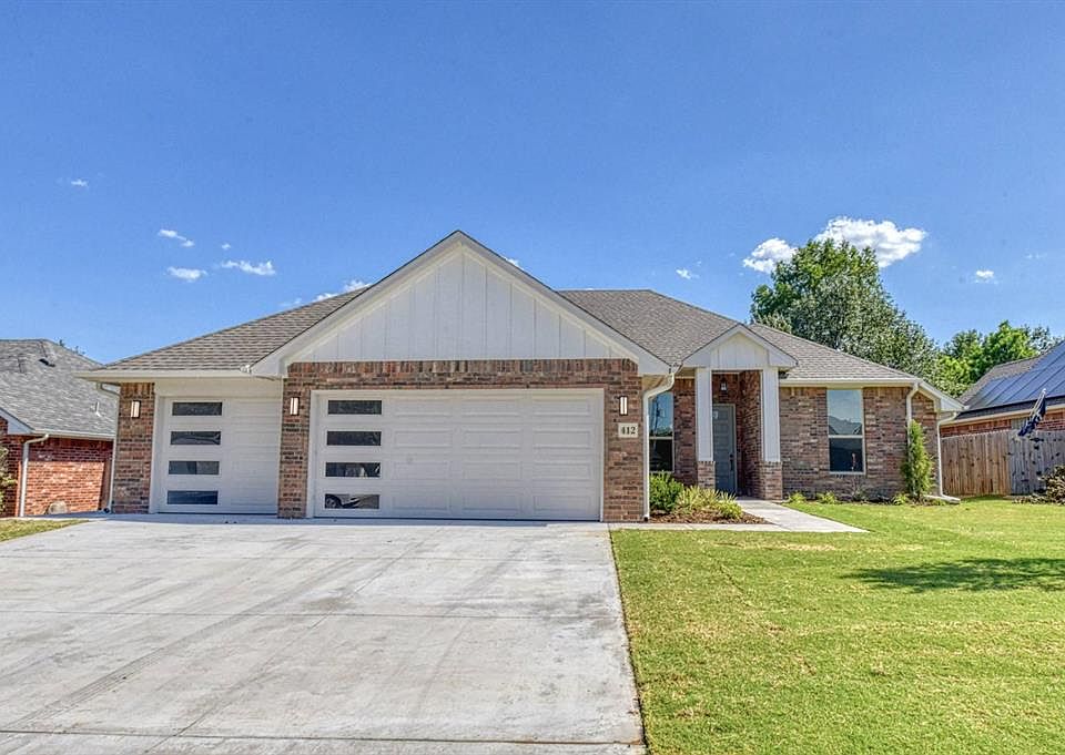 1st image of 412 Egret Ln