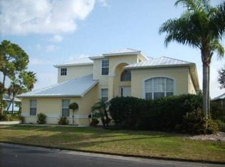 340 Dolphin Shores Cir, Nokomis, FL 34275