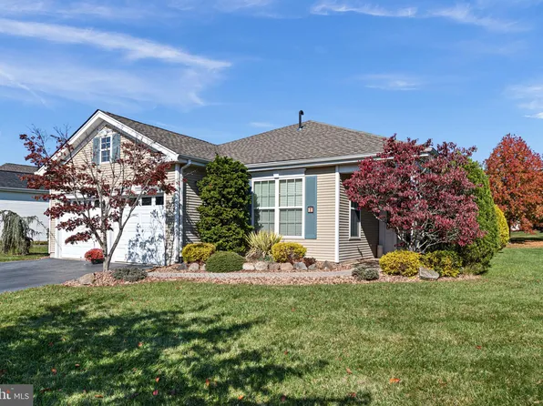 27 Betsy Ross Dr, Allentown, NJ 08501