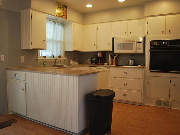 2nd image of 202 W Melody Ave