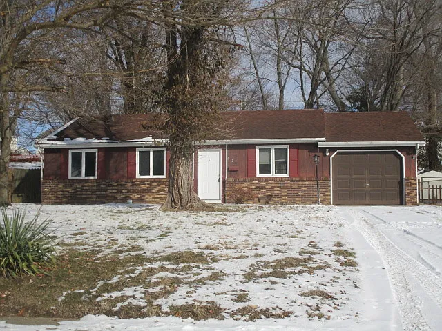 621 Sangamon Rd photo 1