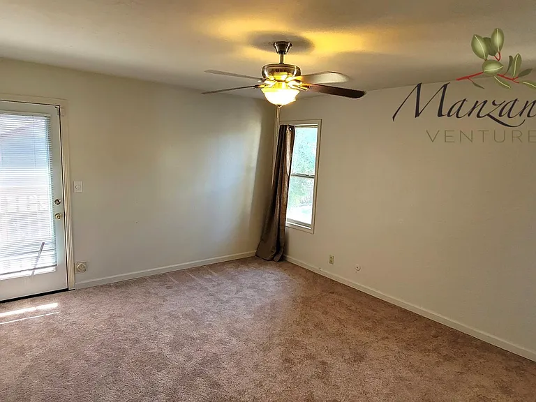 152 Redwood Ave — Photo 16