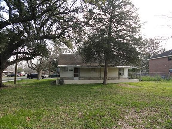 2nd image of 2201 N Pearland Ave