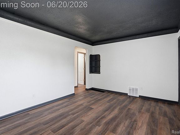 5th image of 4127 17th St