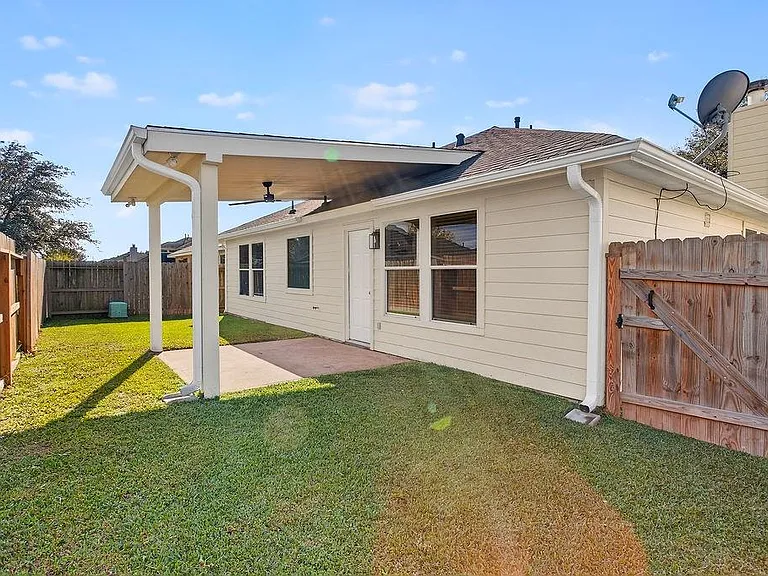 6706 Portlick Dr — Photo 12