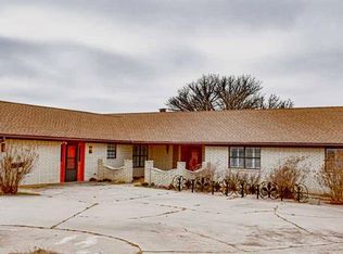 11855 N 1860th Rd, Sayre, OK 73662