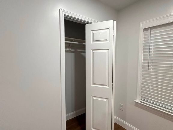5th image of 1015 Frederick St