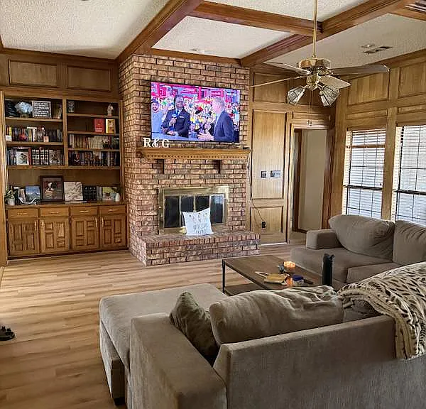 2127 Windy Ridge Ln — Photo 10