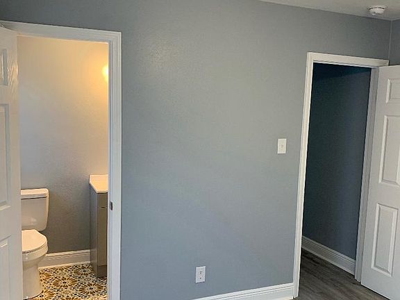 5th image of 7216 Vanderkloot Ave