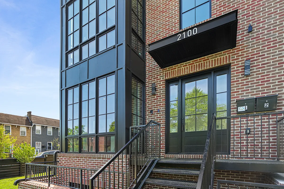 Building Photo - 2100 4th St NE
