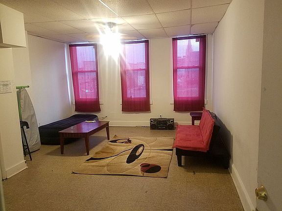 5th image of 1401 Argyle Ave