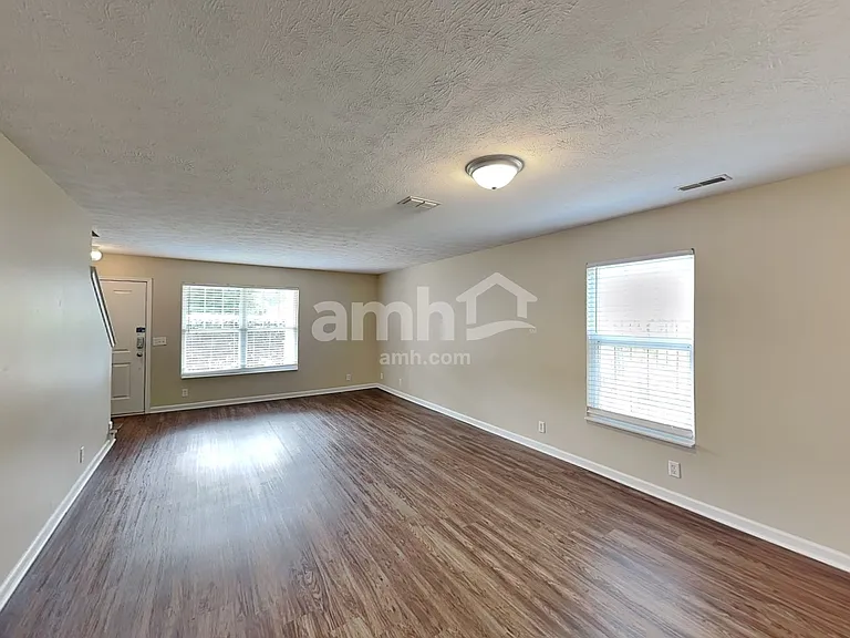 119 Crestwood Ln — Photo 11