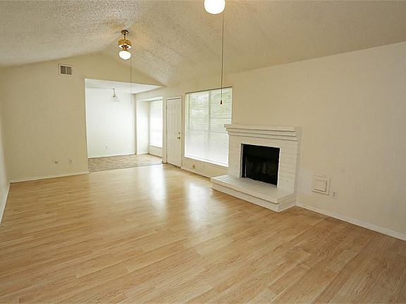 3rd image of 511 Coolwood Dr