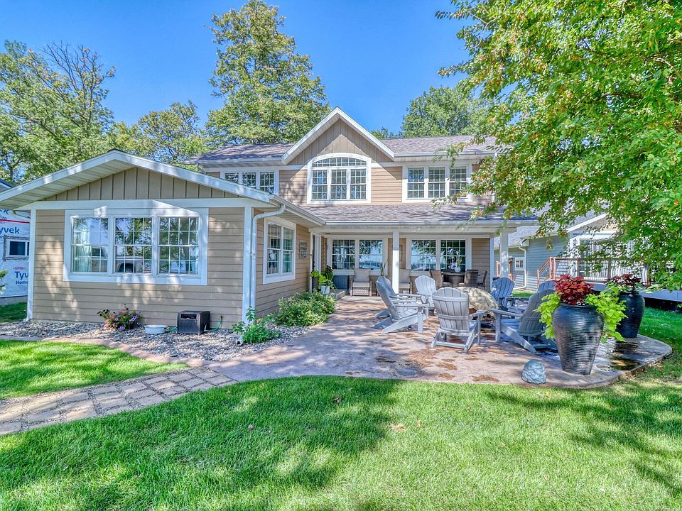 1st image of 1020 W Lake Dr