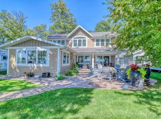1020 W Lake Dr, Detroit Lakes, MN 56501