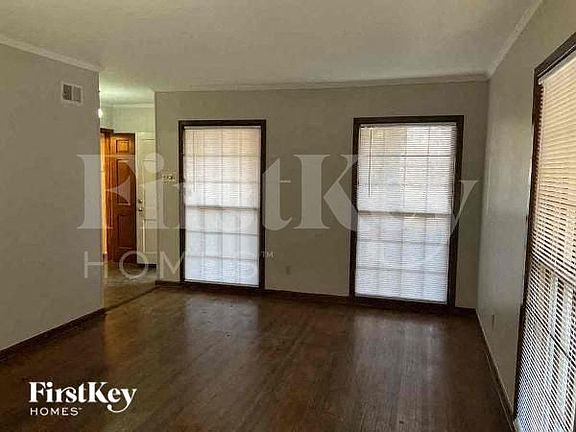 3rd image of 4629 Dunn Ave
