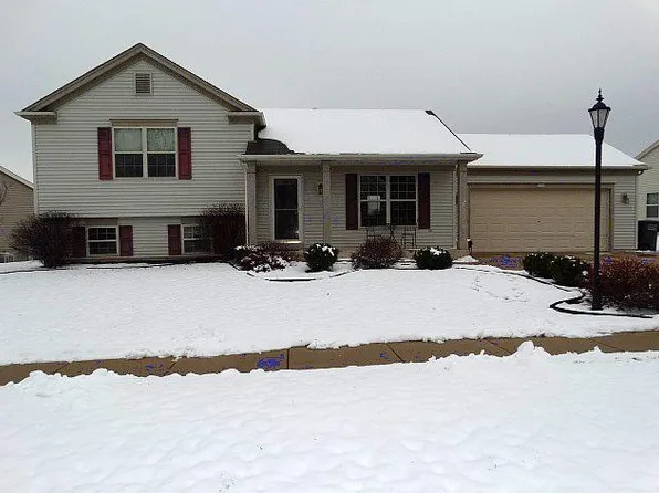 2521 Brittany Ln, East Troy, WI 53120