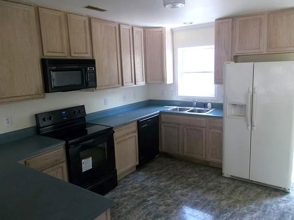 4th image of 4 Maryfield Ct