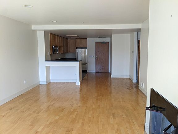 3rd image of 2333 Mission St APT 1